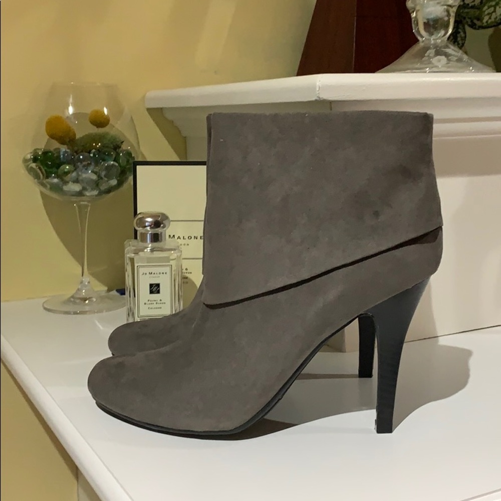NWOT Marc Fisher booties